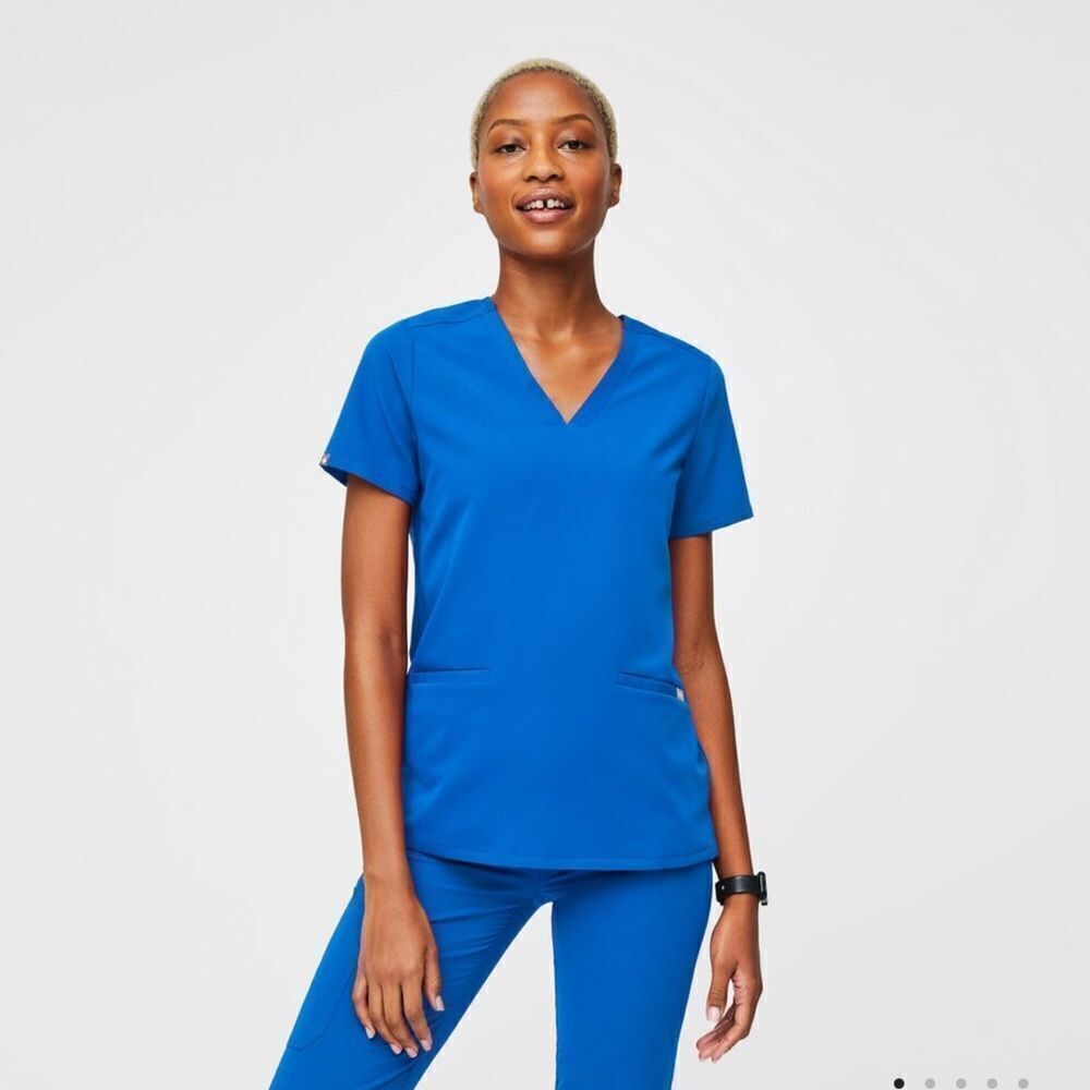 Figs Casma Three-Pocket Scrub Top
